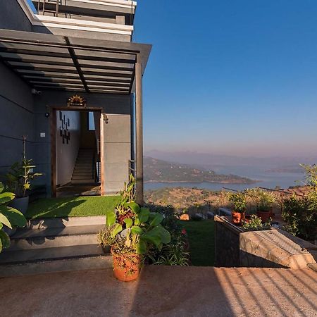 Eyes On The Lake By Stayvista - A Hillside Villa With A Captivating View Of The River Pune Zewnętrze zdjęcie