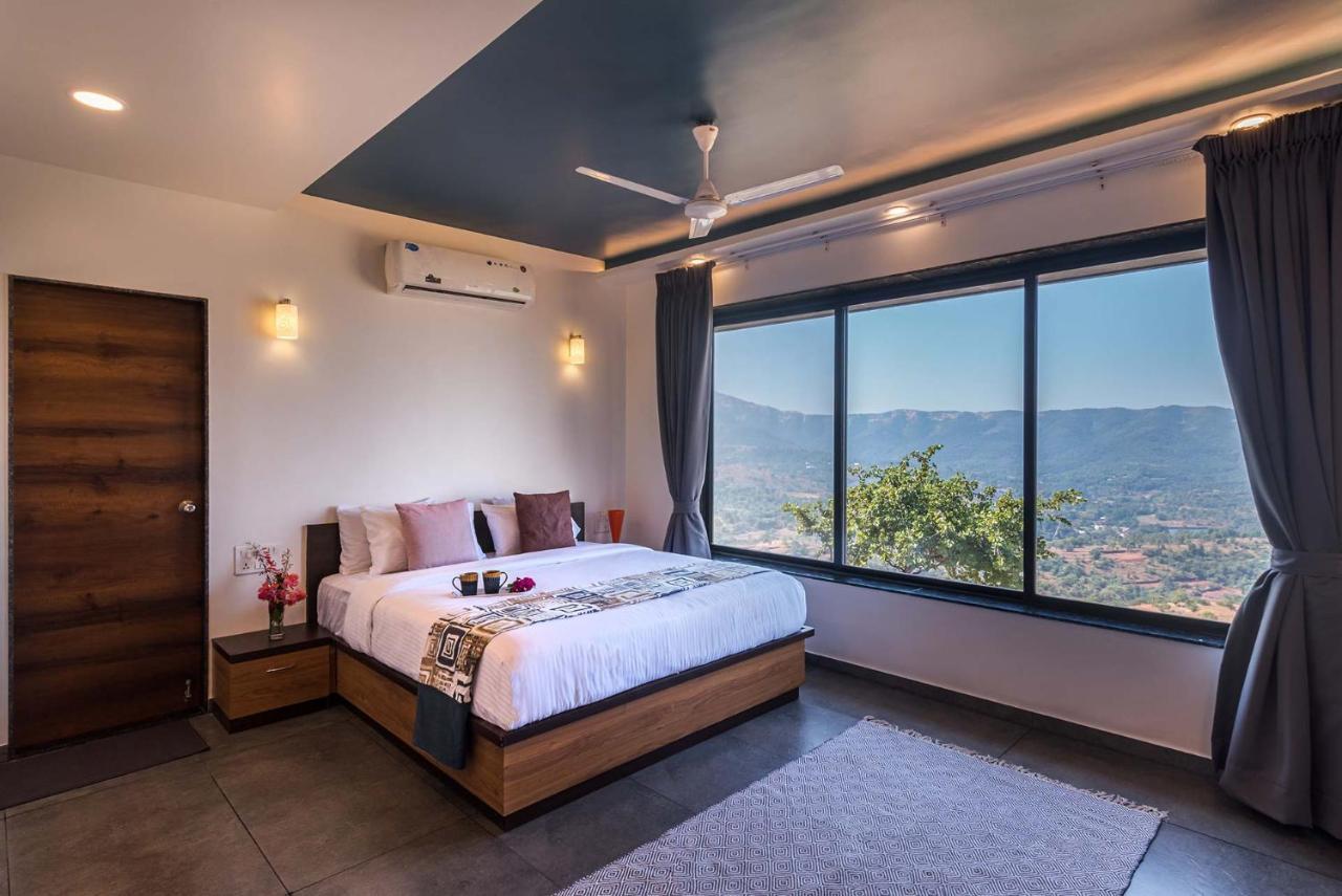 Eyes On The Lake By Stayvista - A Hillside Villa With A Captivating View Of The River Pune Zewnętrze zdjęcie